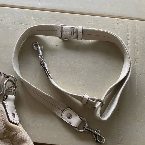 COACH SHOULDER BAG 4 SALE ! - Picture 4 of 5